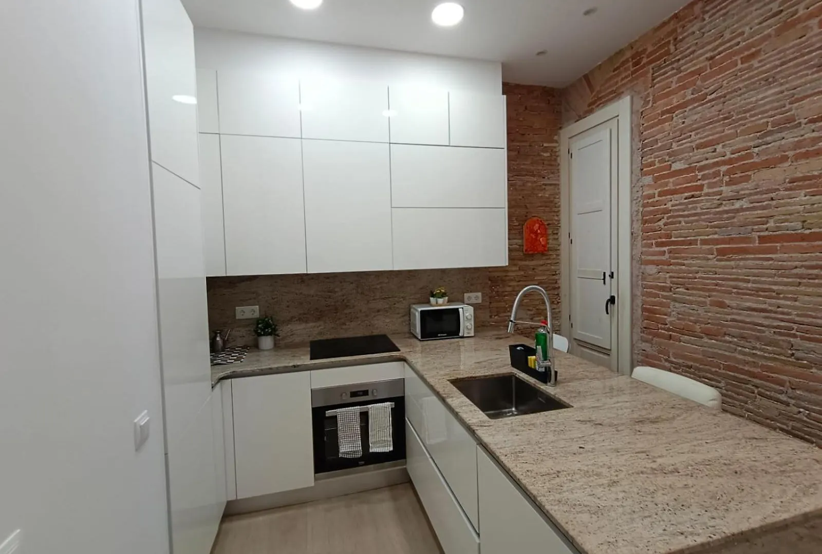 Hostel Private Rooms Next Liceu Barcelona